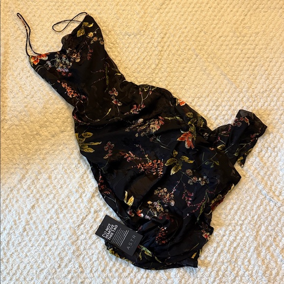 ASTR the Label Gaia Dress - Black Floral Burnout Midi Dress, Size L. NWT - Picture 3 of 4
